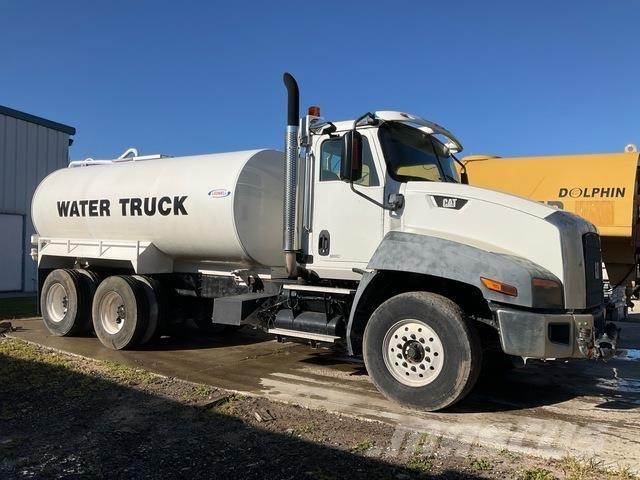 CAT CT660S صهاريج مياه