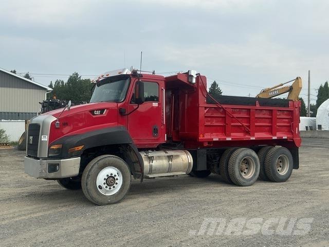 CAT CT660S شاحنات قلابة