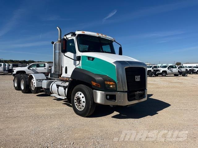 CAT CT660S وحدات الجر