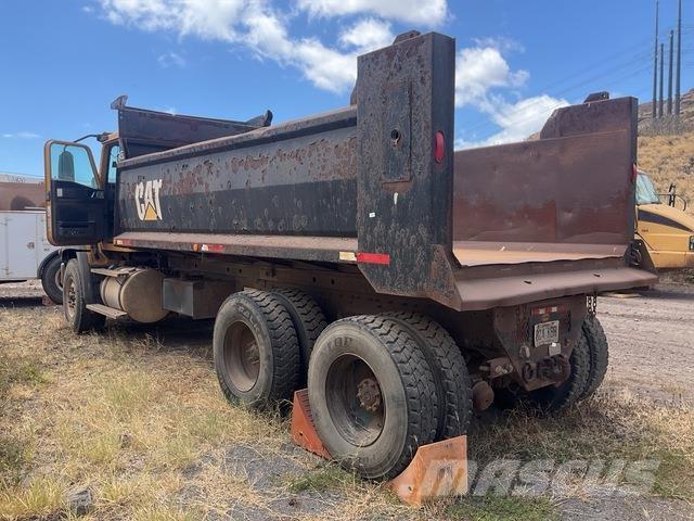 CAT CT660S شاحنات قلابة