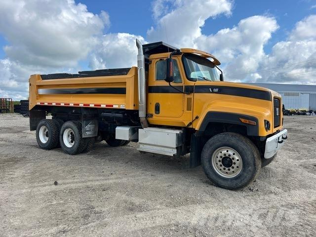 CAT CT681SG شاحنات قلابة