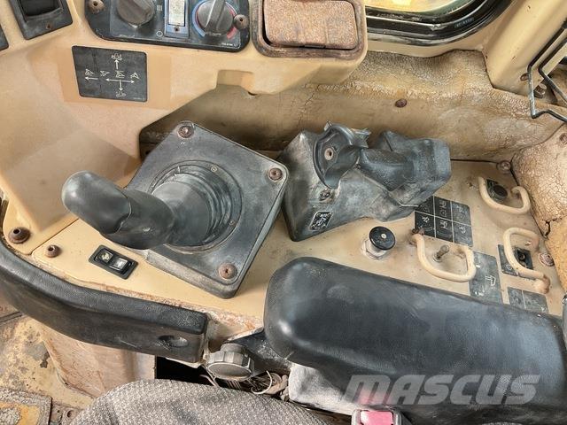 CAT D10R بلدوزرات مجنزرة