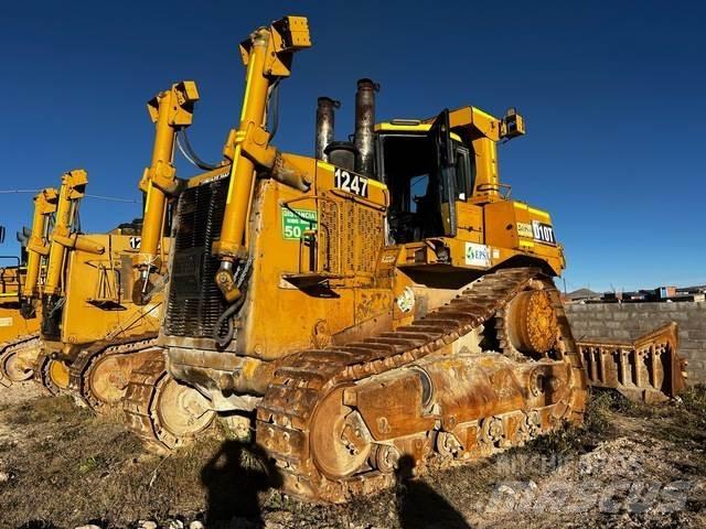 CAT D10T بلدوزرات مجنزرة