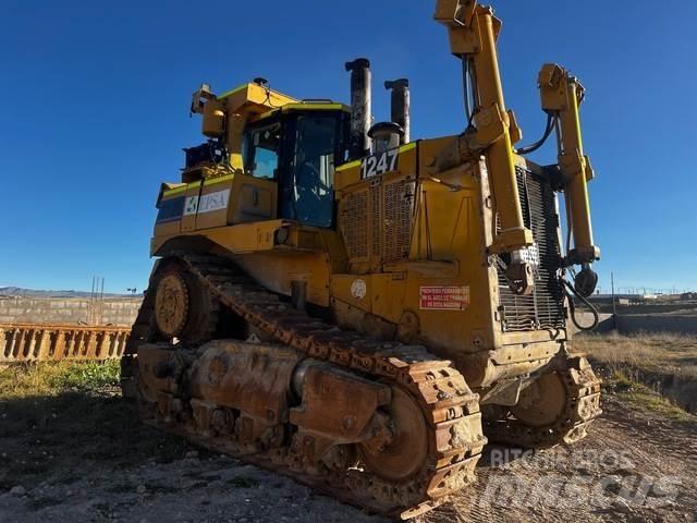 CAT D10T بلدوزرات مجنزرة