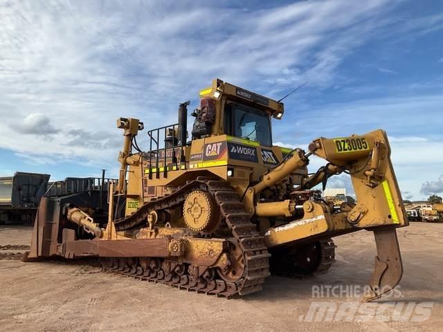 CAT D10T بلدوزرات مجنزرة