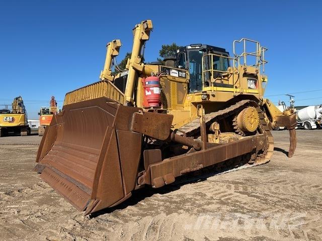 CAT D10T بلدوزرات مجنزرة