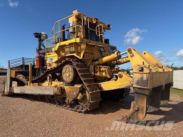 CAT D10T بلدوزرات مجنزرة