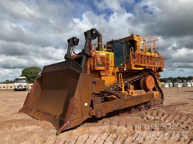 CAT D10T2 بلدوزرات مجنزرة