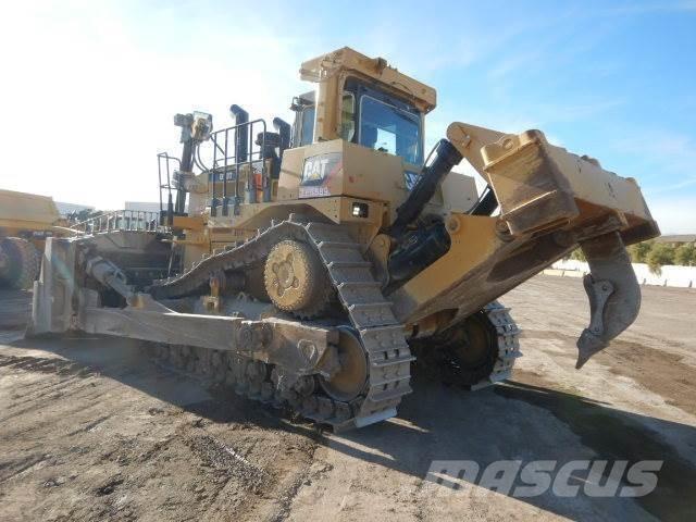 CAT D10T2 بلدوزرات مجنزرة