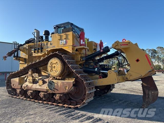CAT D11 بلدوزرات مجنزرة