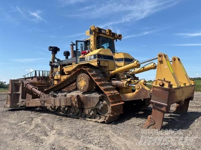 CAT D11R بلدوزرات مجنزرة