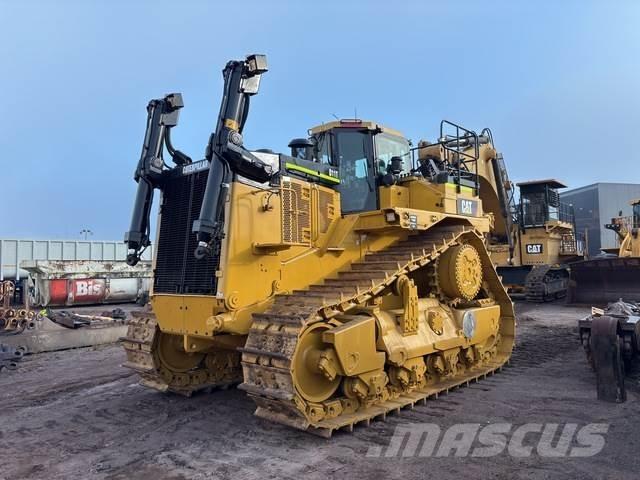 CAT D11T بلدوزرات مجنزرة