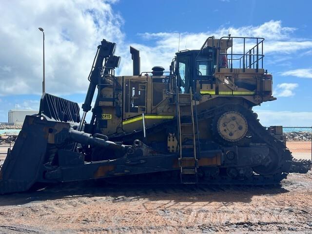 CAT D11T بلدوزرات مجنزرة