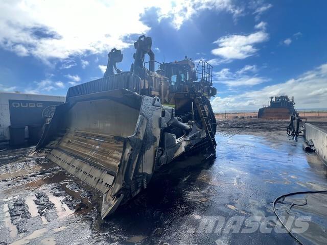 CAT D11T بلدوزرات مجنزرة