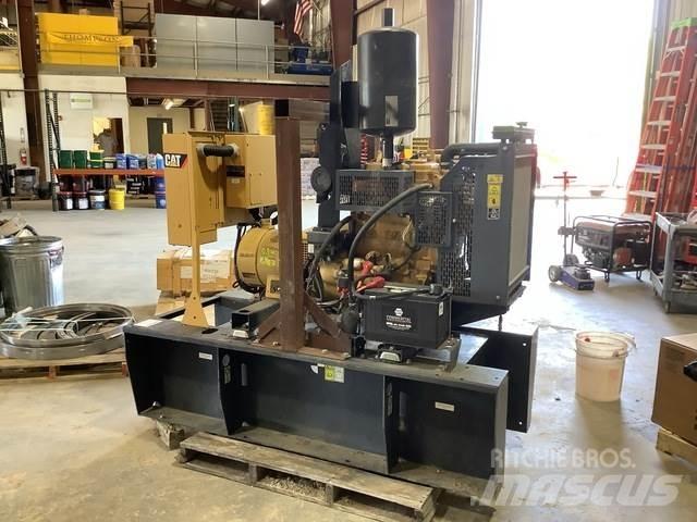 CAT D25-6 مولدات ديزل