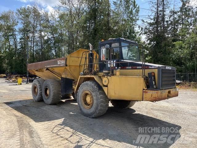 CAT D250E ساحبات مفصلية