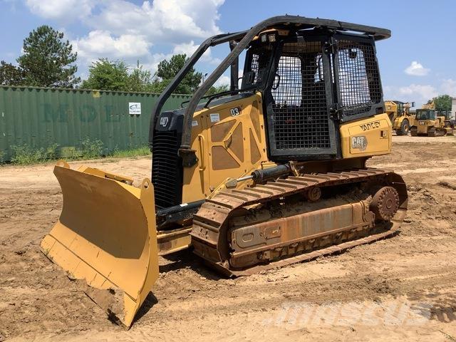 CAT D3 بلدوزرات مجنزرة
