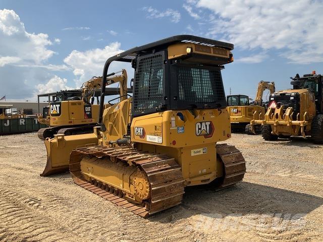 CAT D3 بلدوزرات مجنزرة