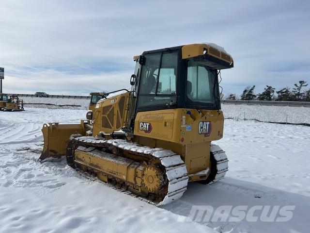 CAT D3 بلدوزرات مجنزرة