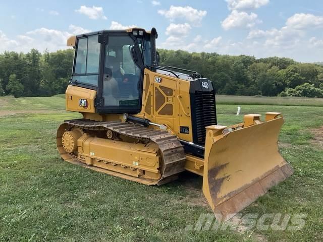CAT D3 XL بلدوزرات مجنزرة