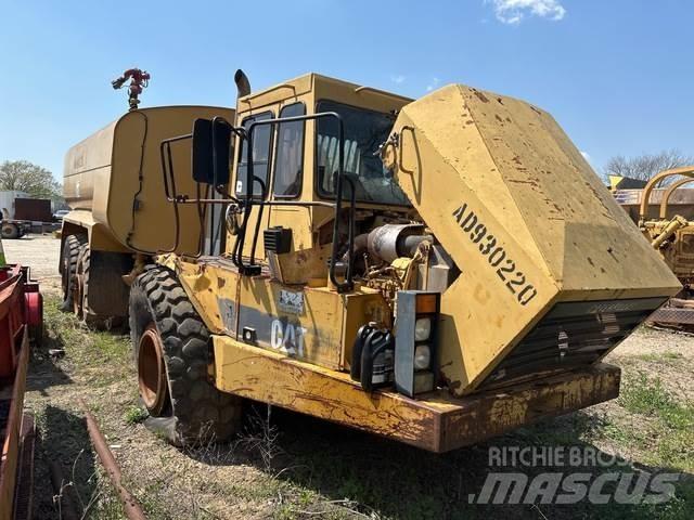 CAT D300D صهاريج مياه