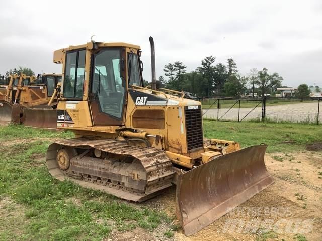 CAT D3G LGP بلدوزرات مجنزرة