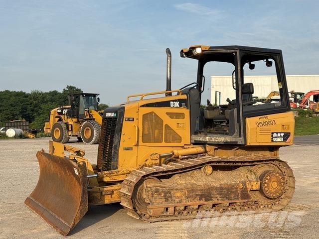CAT D3K XL بلدوزرات مجنزرة