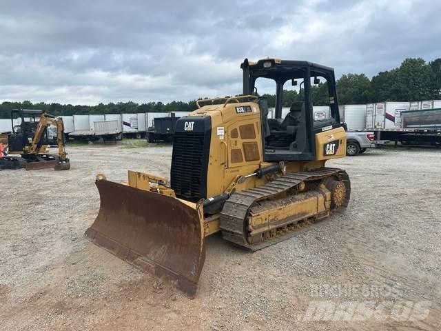 CAT D3K2 XL بلدوزرات مجنزرة