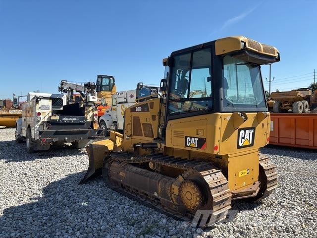 CAT D3K2 XL بلدوزرات مجنزرة