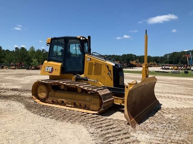CAT D4 LGP بلدوزرات مجنزرة
