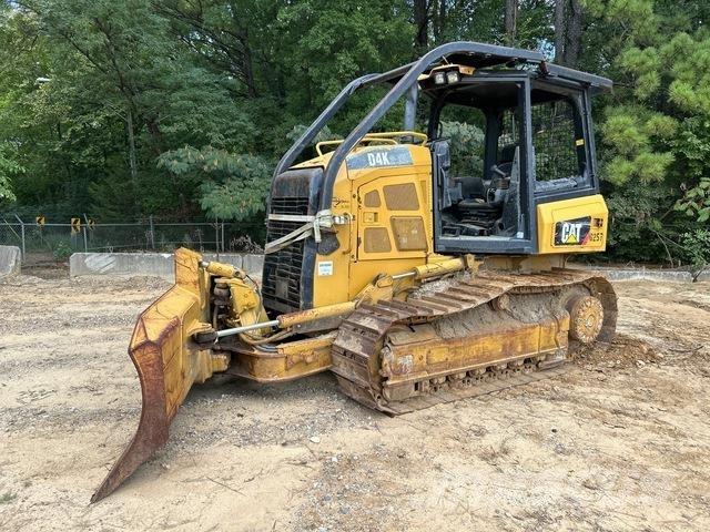 CAT D4K2 XL بلدوزرات مجنزرة