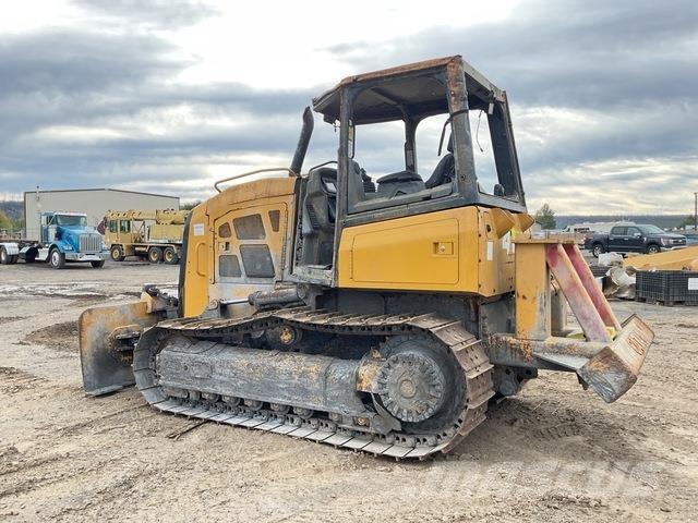 CAT D4K2 XL بلدوزرات مجنزرة