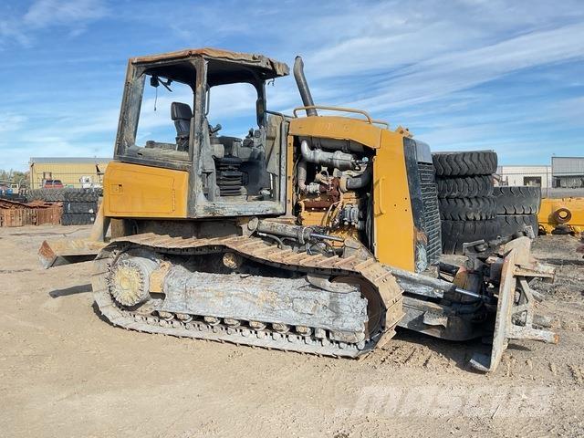CAT D4K2 XL بلدوزرات مجنزرة