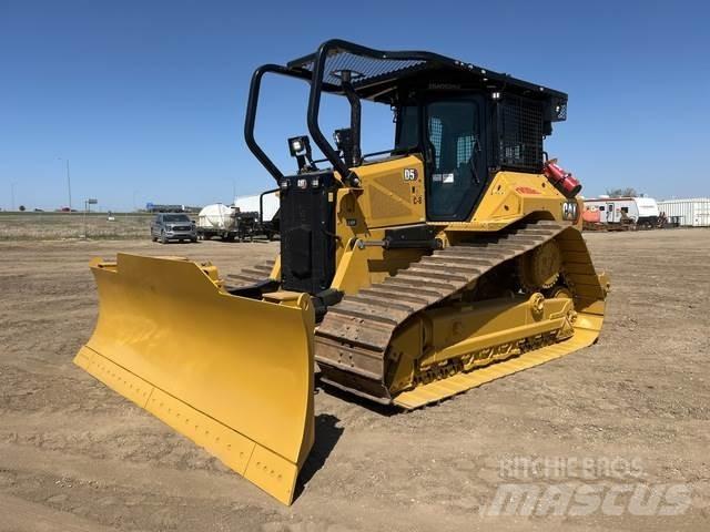 CAT D5 بلدوزرات مجنزرة