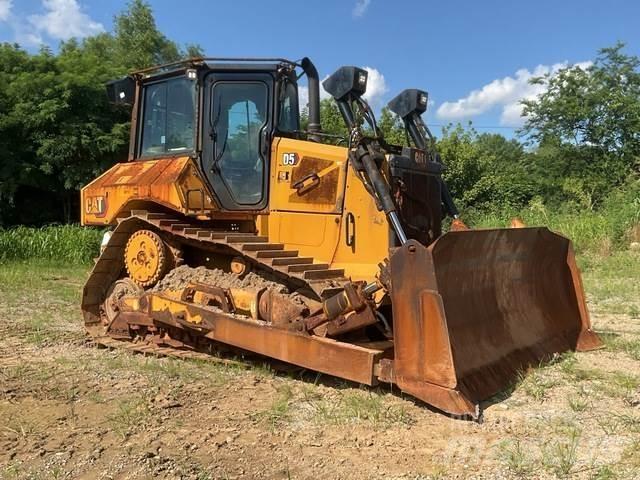 CAT D5 بلدوزرات مجنزرة