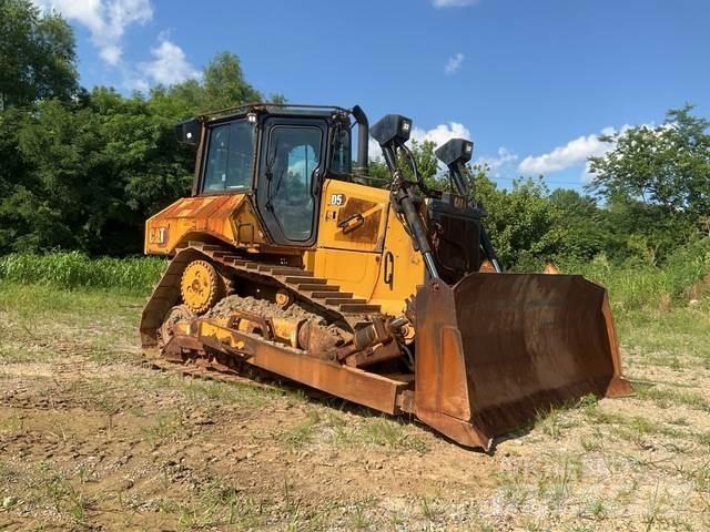 CAT D5 بلدوزرات مجنزرة