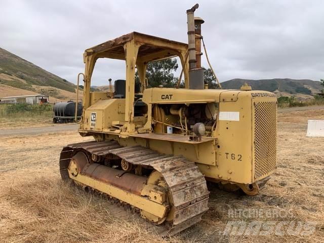 CAT D5B الجرارات
