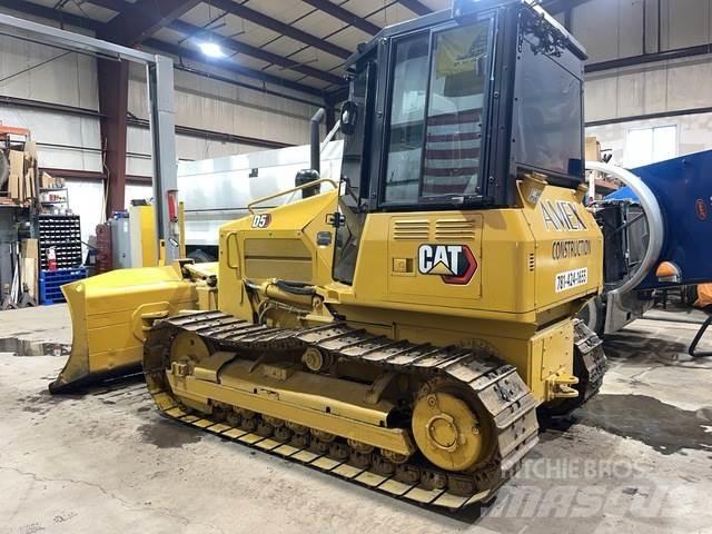 CAT D5G بلدوزرات مجنزرة