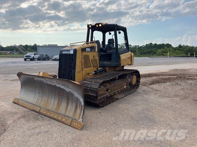 CAT D5K2 LGP بلدوزرات مجنزرة