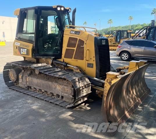 CAT D5K2 LGP بلدوزرات مجنزرة