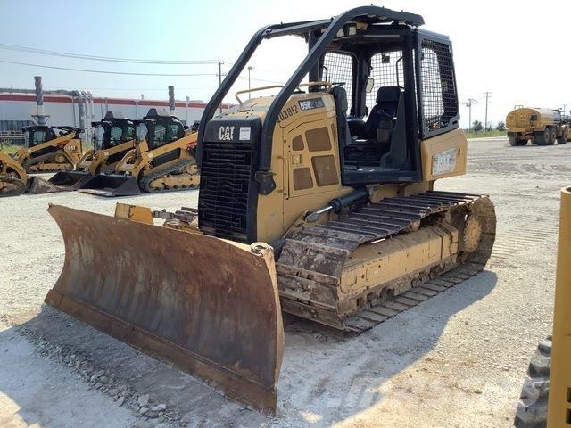 CAT D5K2 LGP بلدوزرات مجنزرة