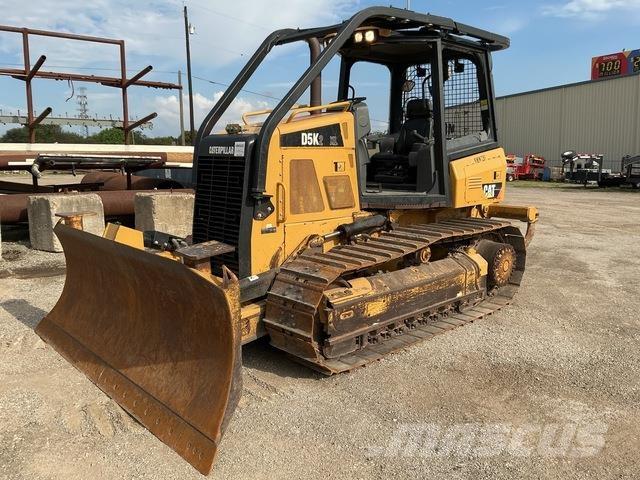 CAT D5K2 XL بلدوزرات مجنزرة