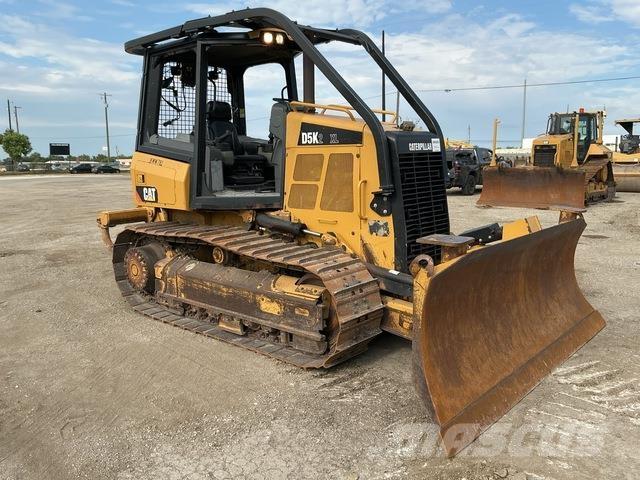 CAT D5K2 XL بلدوزرات مجنزرة