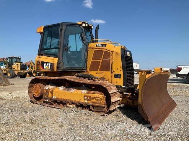CAT D5K2 XL بلدوزرات مجنزرة