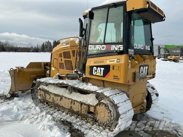 CAT D5K2 XL بلدوزرات مجنزرة