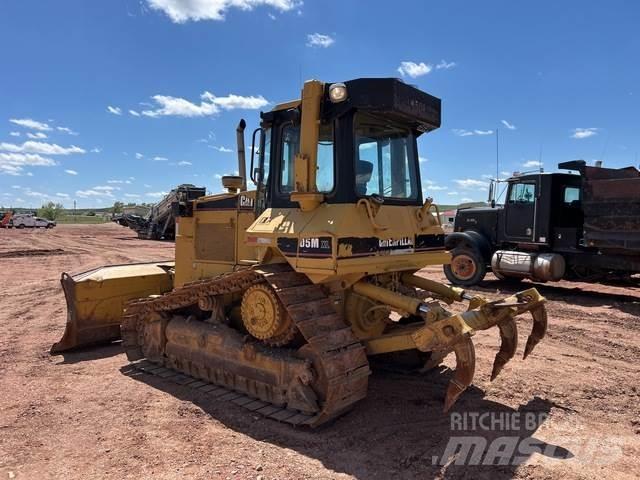 CAT D5M بلدوزرات مجنزرة