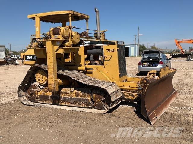 CAT D5M LPG بلدوزرات مجنزرة