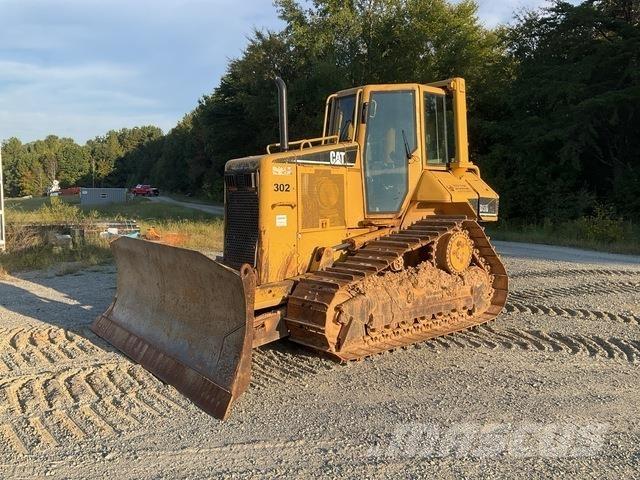 CAT D5N XL بلدوزرات مجنزرة