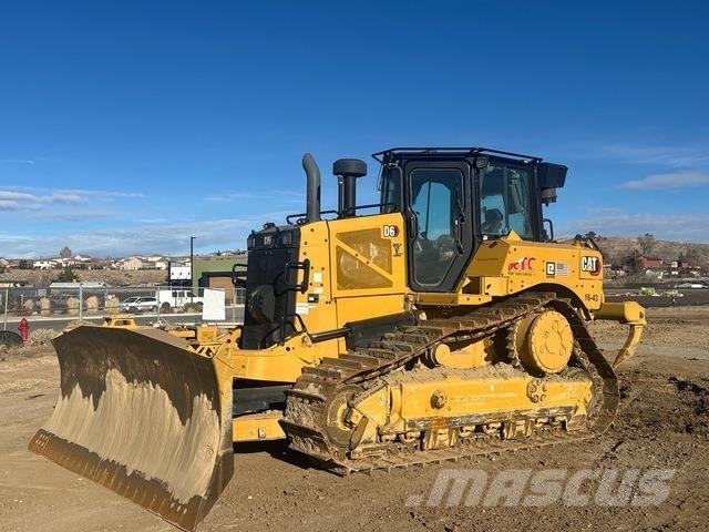 CAT D6 بلدوزرات مجنزرة