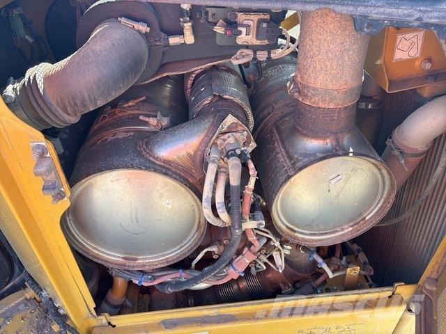 CAT D6 LGP بلدوزرات مجنزرة